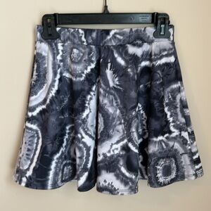 Wet Seal Black Gray & White Tie Dye Pattern Stretch Knit Skater Mini Skirt Sz S